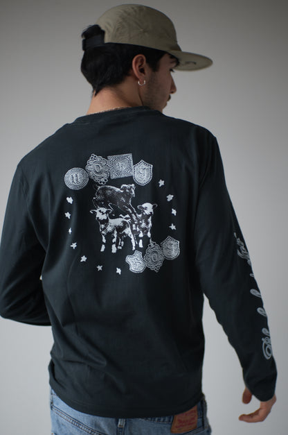 Black sheep long-sleeve shirt